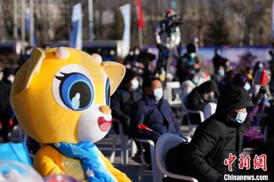 ͼΪÆô¶¯ÒÇʽÏÖ³¡¡£¡¡ÇຣʡÎÄ»¯ºÍÂÃÓÎÌü¹©Í¼ ͼΪÆô¶¯ÒÇʽÏÖ³¡¡£¡¡ÇຣʡÎÄ»¯ºÍÂÃÓÎÌü¹©Í¼