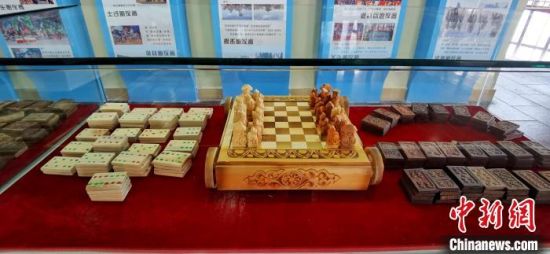 ͼΪչ���ڶ���չʾ���Ǵ�Ľ�������ơ�����ϯ�ա���