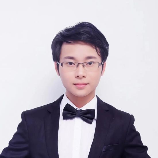 钢琴演奏家唐振华 钢琴演奏家唐振华