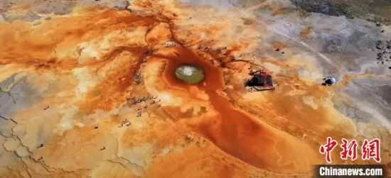 ͼΪÇຣº£Î÷ÃɹÅ×岨×å×ÔÖÎÖÝãѰ¬¿ÏȪ¡£¡¡ÕÔÁÝËÉ Éã ͼΪÇຣº£Î÷ÃɹÅ×岨×å×ÔÖÎÖÝãѰ¬¿ÏȪ¡£¡¡ÕÔÁÝËÉ Éã