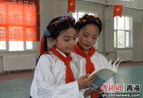 ͼΪ»î¶¯ÏÖ³¡¡£ÓñÊ÷ÊÐίÐû´«²¿¹©Í¼ ͼΪ»î¶¯ÏÖ³¡¡£ÓñÊ÷ÊÐίÐû´«²¿¹©Í¼