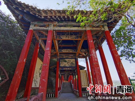 ͼΪÀÏүɽÎÄ»¯³¤ÀÈ¡£ÕÅÌí¸£Éã ͼΪÀÏүɽÎÄ»¯³¤ÀÈ¡£ÕÅÌí¸£Éã