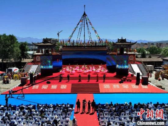 ͼΪ¿ªÄ»Ê½ÏÖ³¡¡£¡¡ÆîÔöÝí¡¡Éã ͼΪ¿ªÄ»Ê½ÏÖ³¡¡£¡¡ÆîÔöÝí¡¡Éã