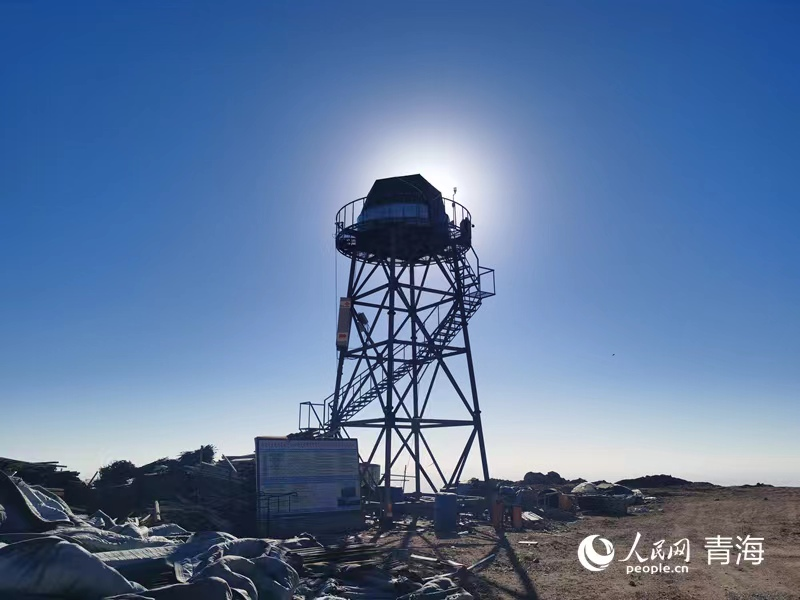 建设中的冷湖天文观测基地一角。人民网 甘海琼摄