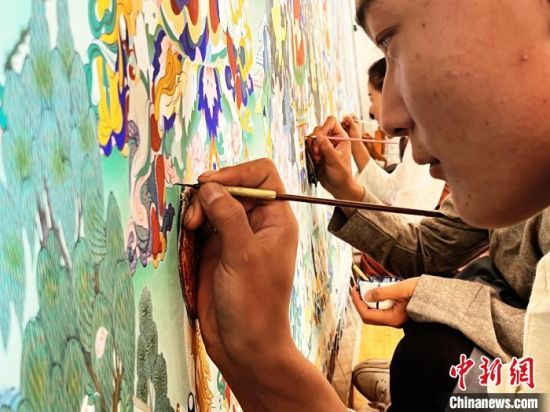 ͼΪ��ʦ�滭�ƿ����������� ��ͼ