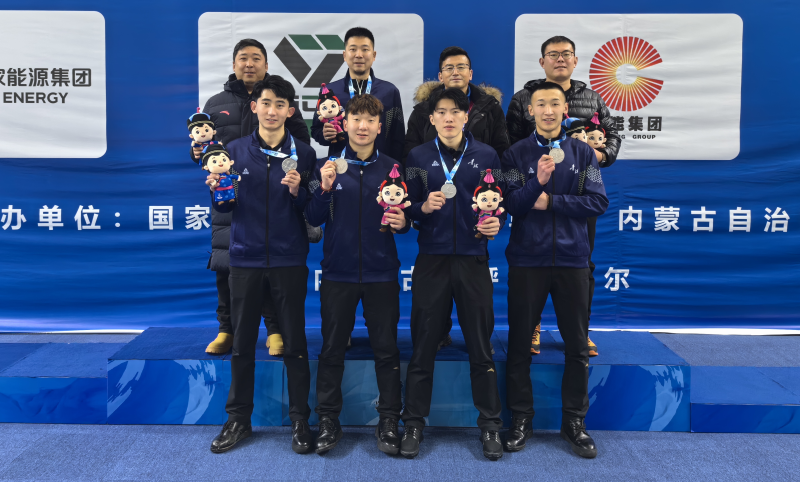 队员合影。青海省体育局供图