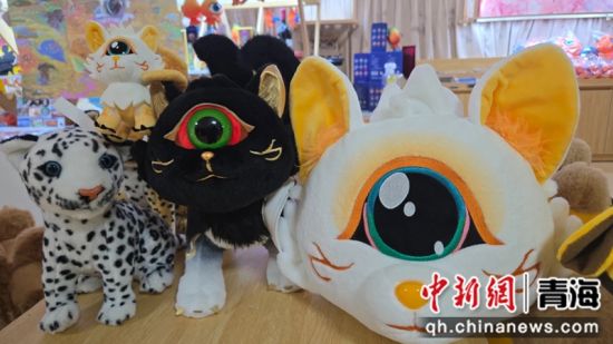 图为文创产品。茫崖融媒 供图 图为文创产品。茫崖融媒 供图