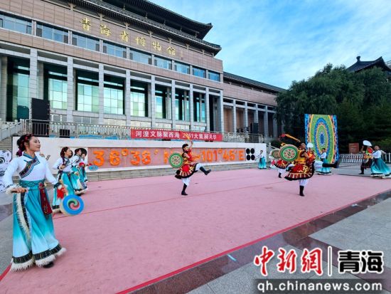 ͼΪº£êÌר³¡ÑݳöÏÖ³¡¡£ÀîöÁ Éã ͼΪº£êÌר³¡ÑݳöÏÖ³¡¡£ÀîöÁ Éã