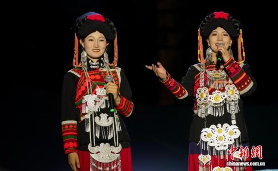 ͼΪÒôÀÖ¾çÉÏÒÍ×åÆªÕ¡¶Ó¢ÐÛÖ§¸ñ°¢Â³¡·¡£ÈüÄáÉã ͼΪÒôÀÖ¾çÉÏÒÍ×åÆªÕ¡¶Ó¢ÐÛÖ§¸ñ°¢Â³¡·¡£ÈüÄáÉã