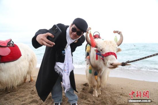 ͼΪ����կ����Chhin��Eychinh���ຣ��������ţ��Ӱ������ƻ ��