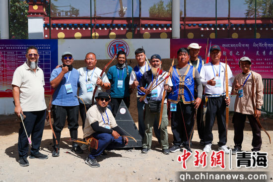 ͼΪ����ѡ���ڱ����л�������Ӱ��Ѧ�� ��