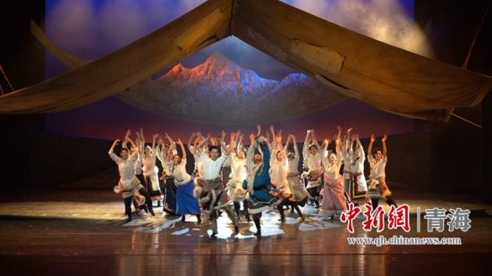 图为演出剧照。玛沁县委宣传部 供图 图为演出剧照。玛沁县委宣传部 供图