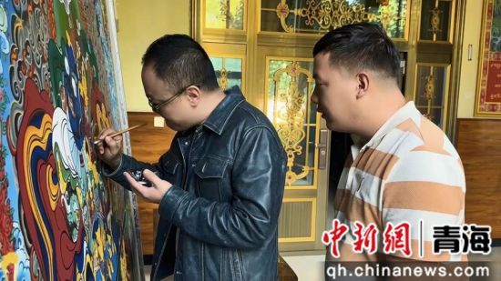 ͼΪѧͽ���ڸ��ƿ���ɫ��ͬ����ί��������ͼ